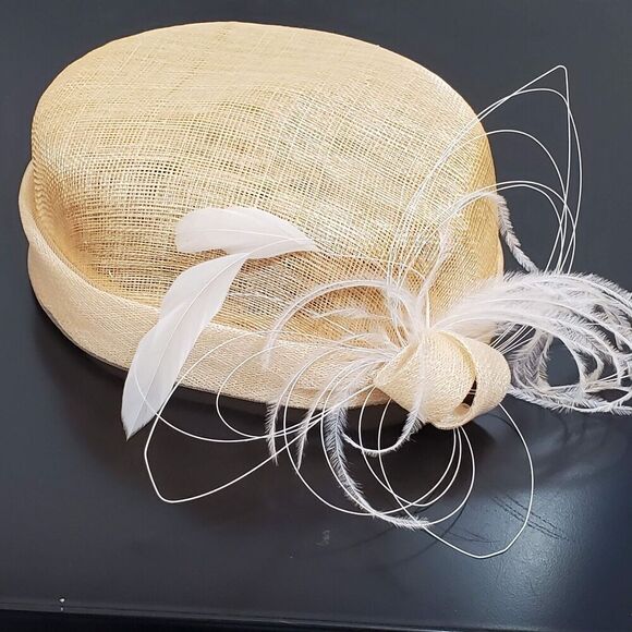 Mary Jean Accessories - Mary Jean Artifacts Collection Pillbox Hat Feathers Lightweight Raffia Woven